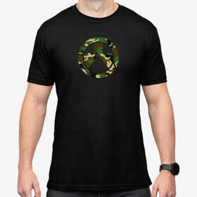 Magpul Woodland Camo Icon Blend Men's T Shirt features a logo and black fabric